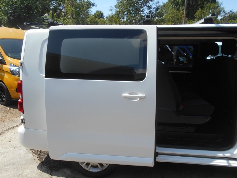 Vauxhall Vivaro 2700 1.5D 120Ps Sportive H1 Van White #10