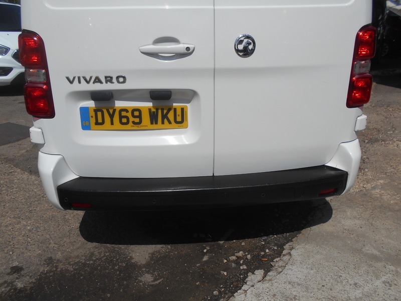 Vauxhall Vivaro 2700 1.5D 120Ps Sportive H1 Van White #23