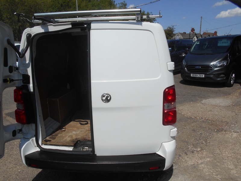 Vauxhall Vivaro 2700 1.5D 120Ps Sportive H1 Van White #21