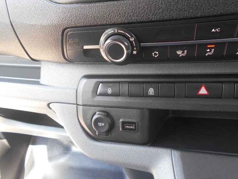 Vauxhall Vivaro 2700 1.5D 120Ps Sportive H1 Van White #39