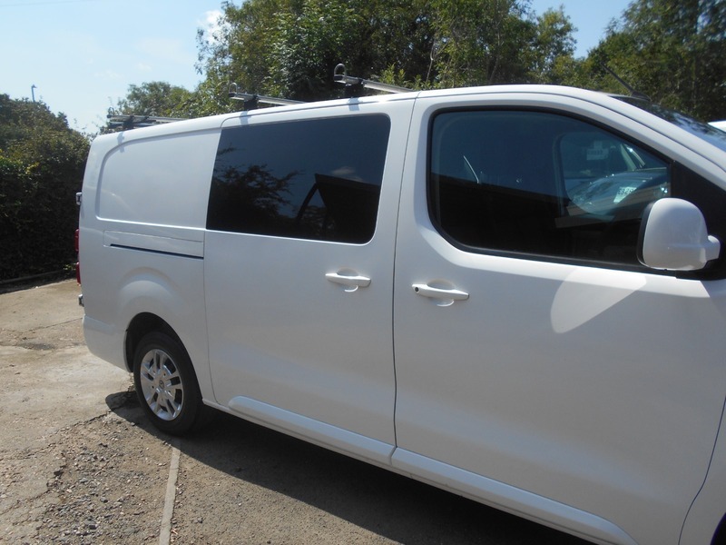 Vauxhall Vivaro 2700 1.5D 120Ps Sportive H1 Van White #7