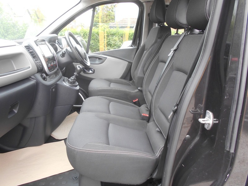 Renault Trafic Sl29 Energy Dci 125 Sport Nav Van Black #25
