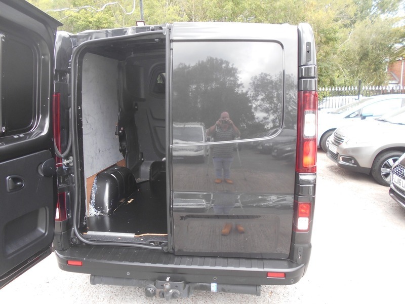 Renault Trafic Sl29 Energy Dci 125 Sport Nav Van Black #21
