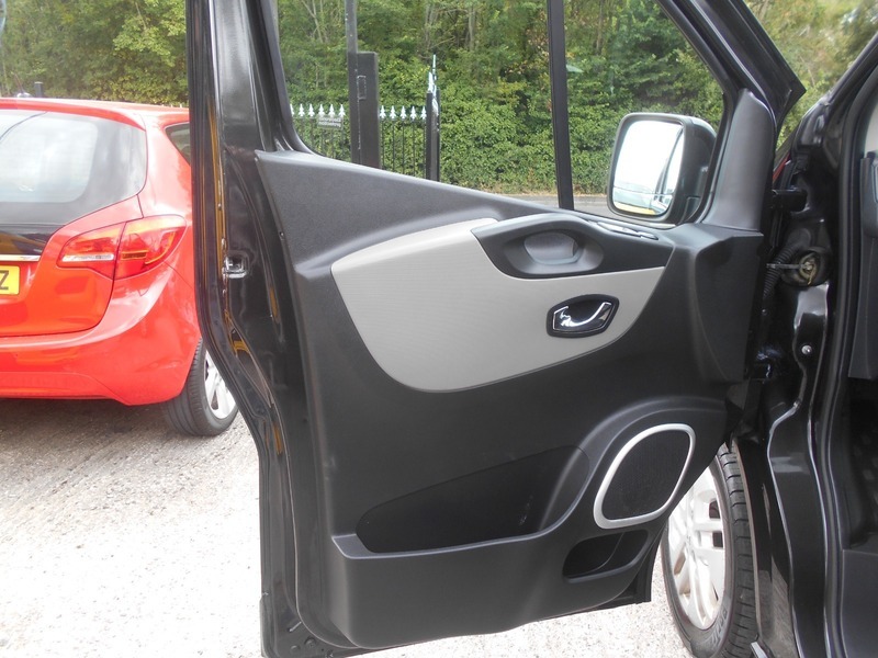 Renault Trafic Sl29 Energy Dci 125 Sport Nav Van Black #24