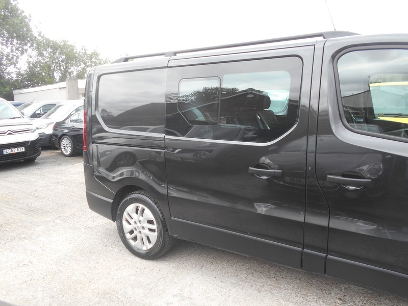 Renault Trafic Sl29 Energy Dci 125 Sport Nav Van Black #8