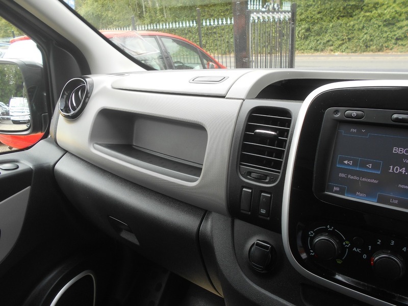Renault Trafic Sl29 Energy Dci 125 Sport Nav Van Black #40