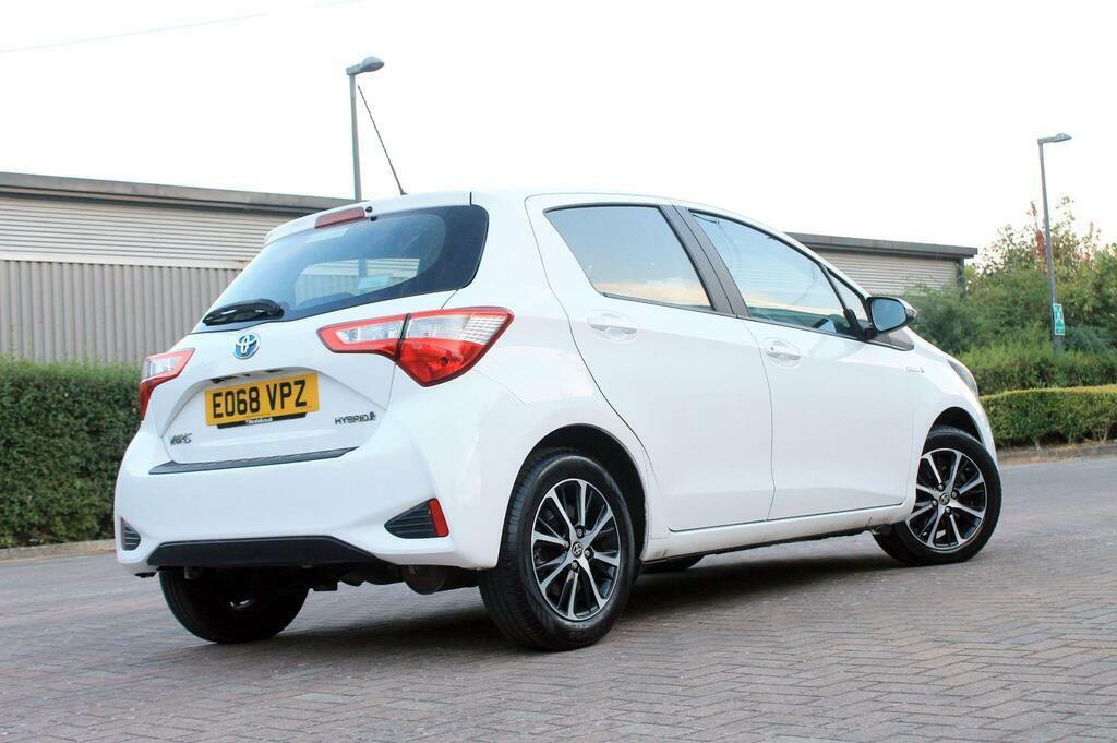 Toyota Yaris 1.5 Vvt-i Design Hatchback Euro Red #32