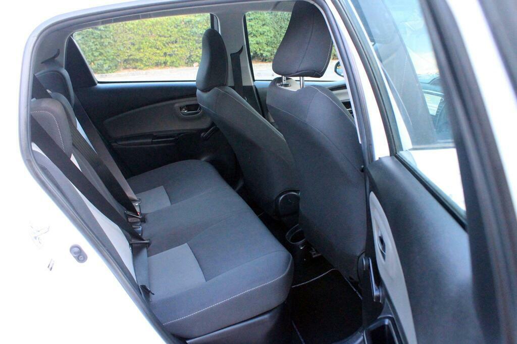 Toyota Yaris 1.5 Vvt-i Design Hatchback Euro Red #10