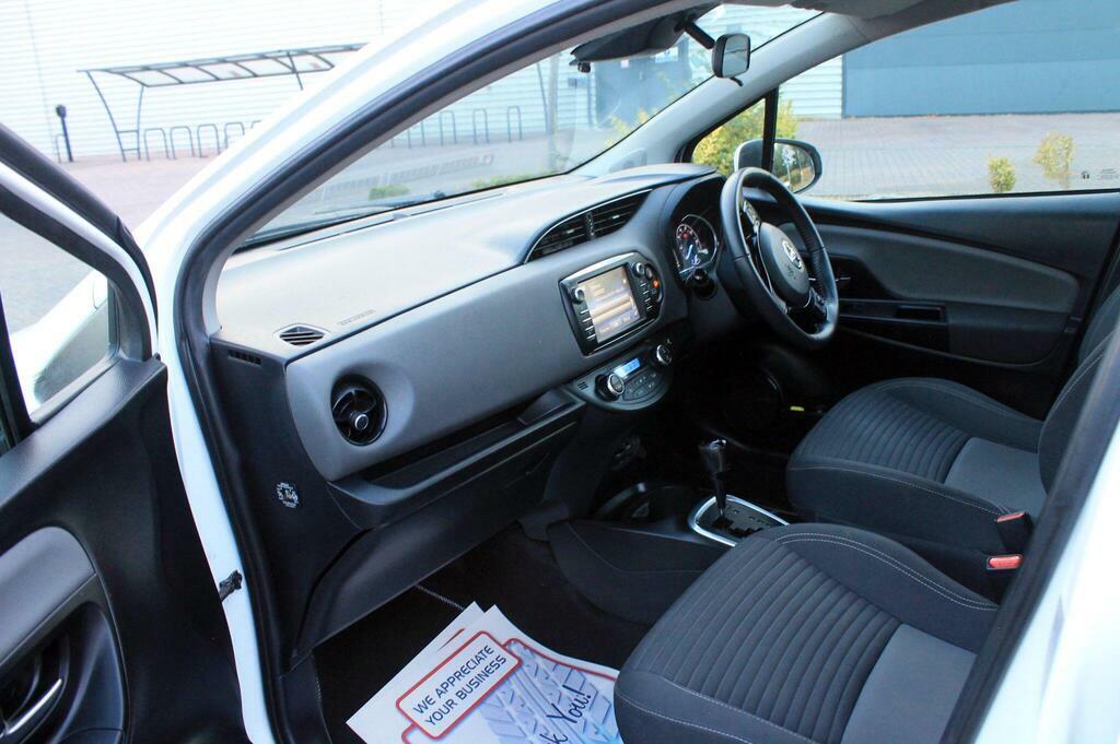 Toyota Yaris 1.5 Vvt-i Design Hatchback Euro Red #8