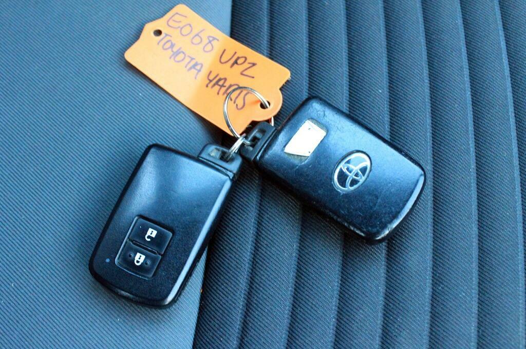 Toyota Yaris 1.5 Vvt-i Design Hatchback Euro Red #28
