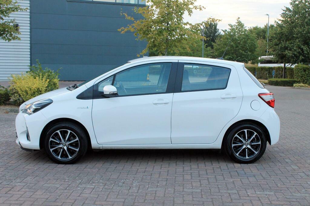Toyota Yaris 1.5 Vvt-i Design Hatchback Euro Red #3