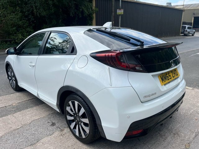 Honda Civic 2015 1.8 I-vtec Se Plus Hatchback Manua White #5