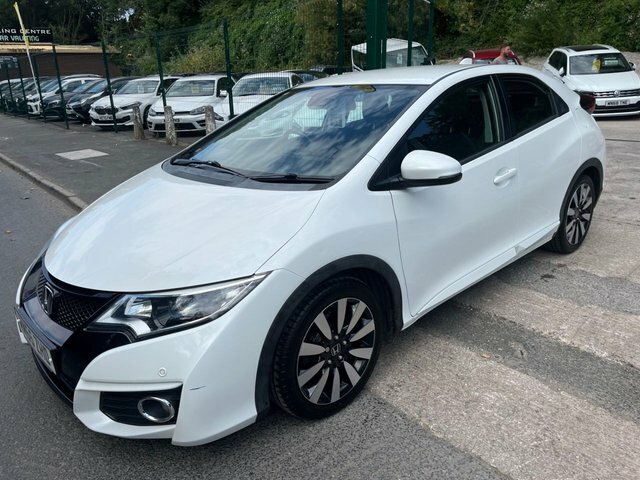 Honda Civic 2015 1.8 I-vtec Se Plus Hatchback Manua White #4