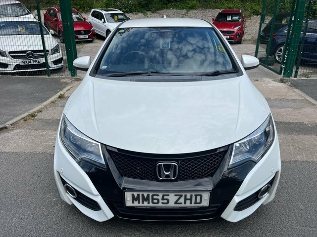 Honda Civic 2015 1.8 I-vtec Se Plus Hatchback Manua White #2