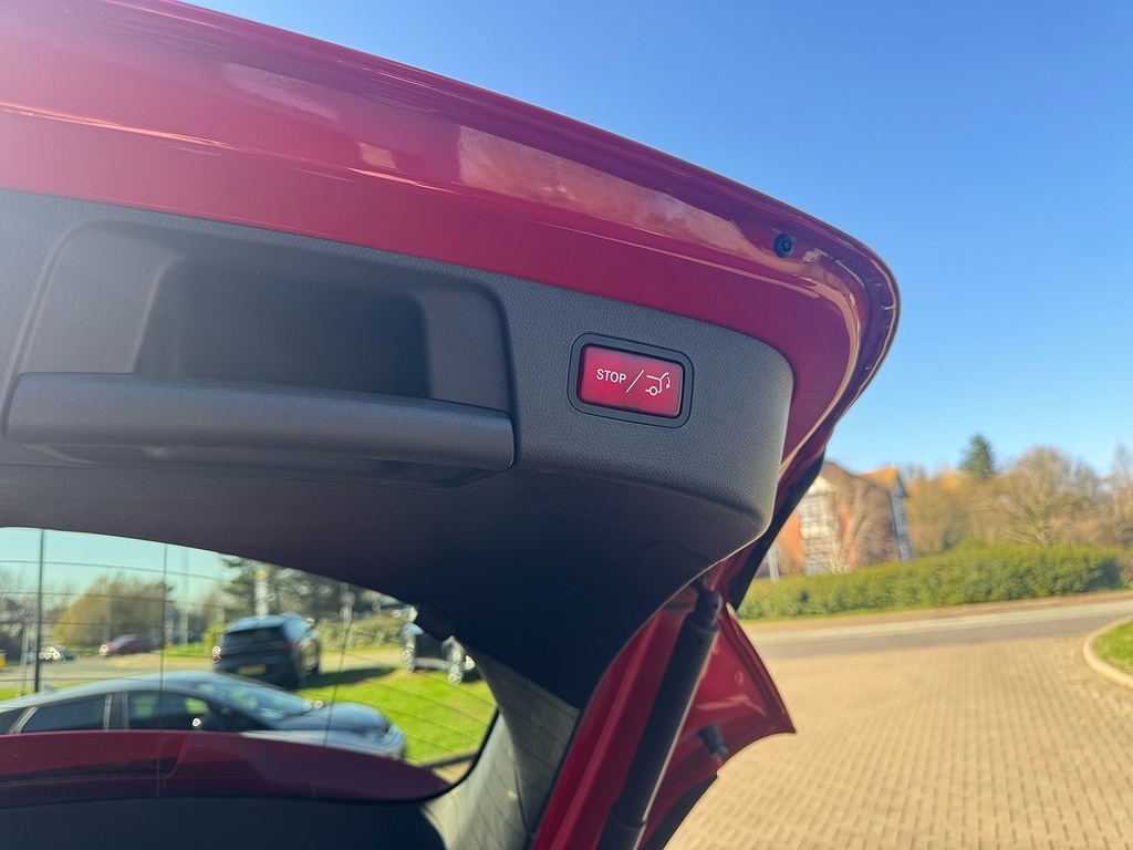 Mercedes-Benz GLA Class Gla220d Amg Line Red #6