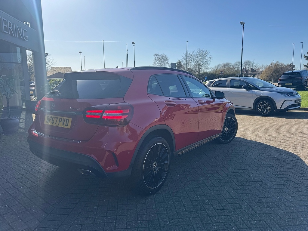 Mercedes-Benz GLA Class Gla220d Amg Line Red #5