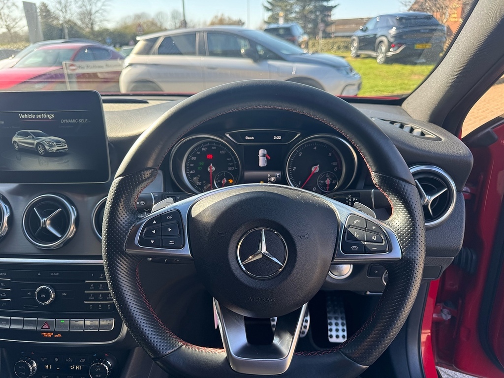 Mercedes-Benz GLA Class Mercedes-benz Gla 200D 2.1 Sport Executive Aut White #12