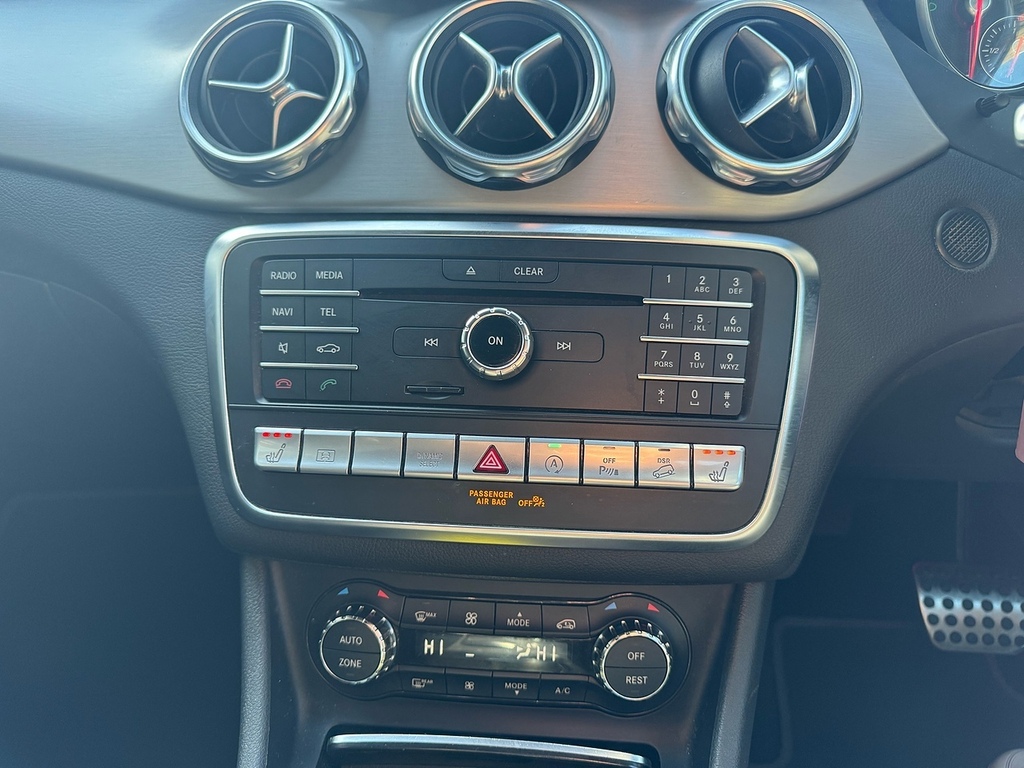 Mercedes-Benz GLA Class Mercedes-benz Gla 200D 2.1 Sport Executive Aut White #18