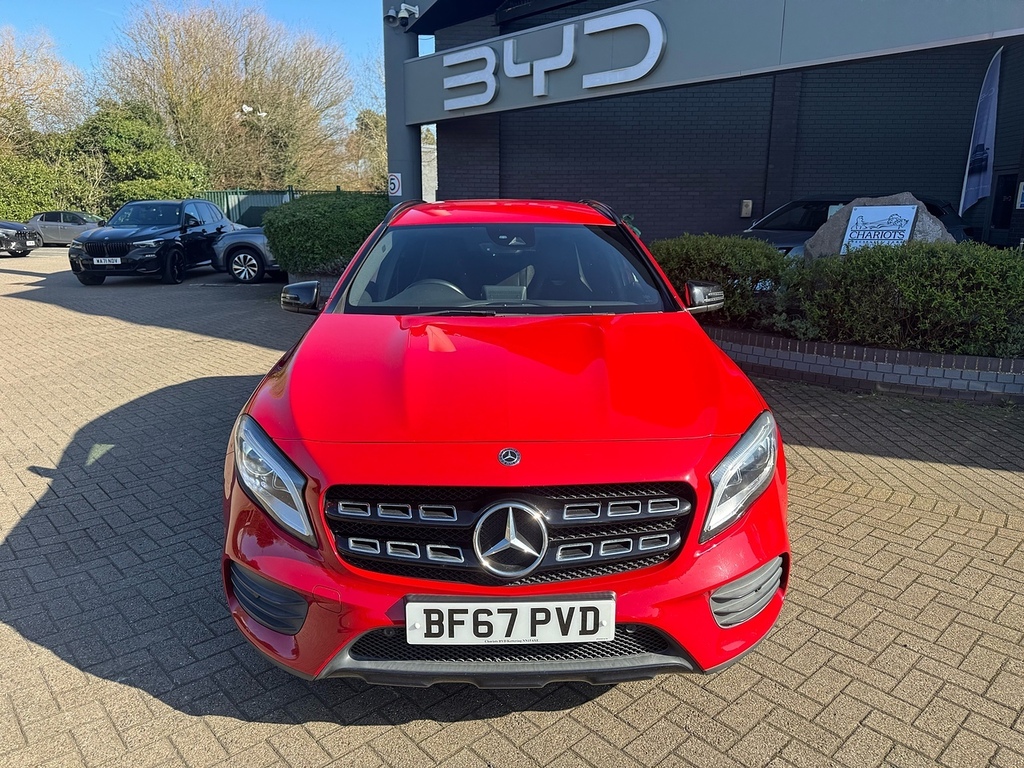 Mercedes-Benz GLA Class Gla220d Amg Line Red #3