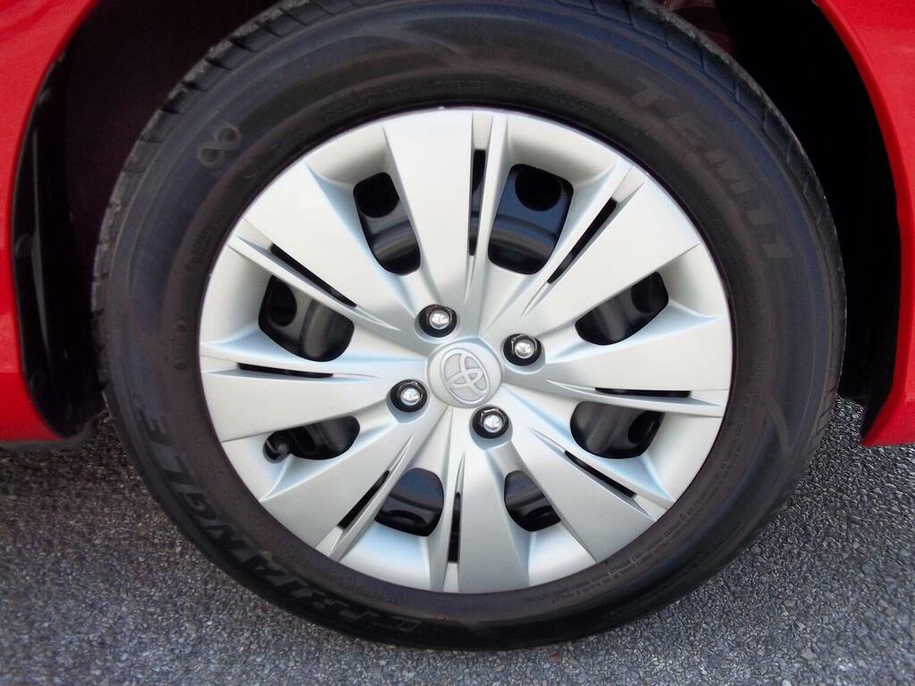 Toyota Yaris 1.0 Vvt-i Active Euro 6 Red #3