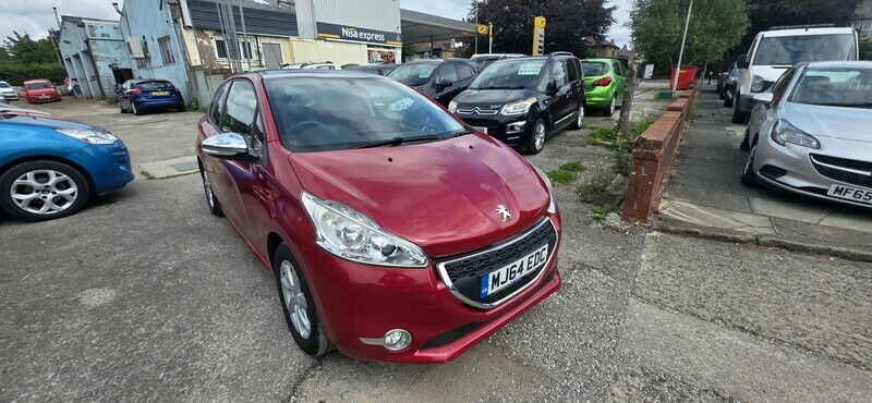 Peugeot 208 Style 20 A Year Red #5