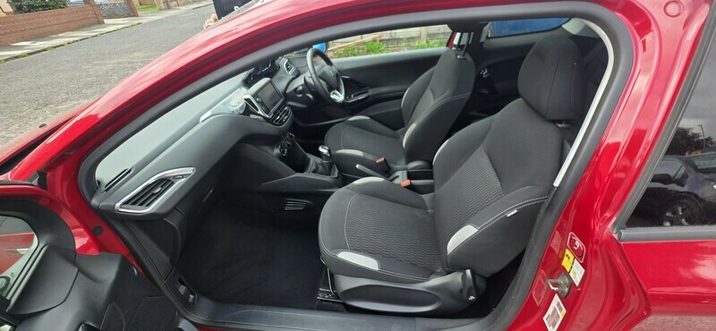 Peugeot 208 1.6 Bluehdi Feline Hatchback Eur #11