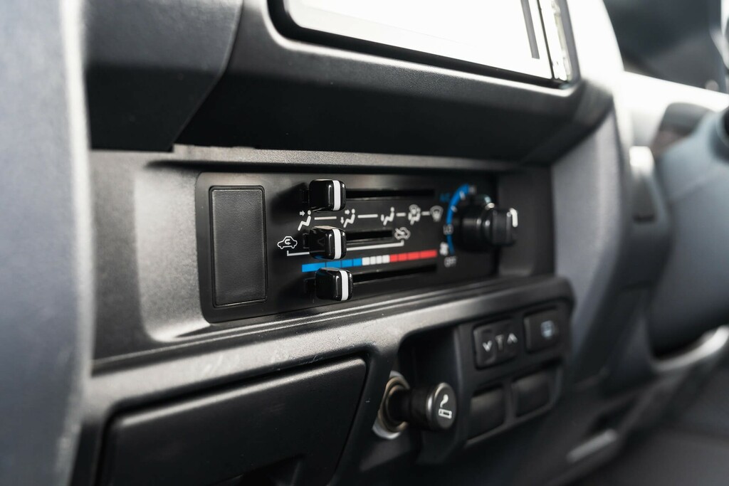 Toyota Land Cruiser D-4d V8 Black #22