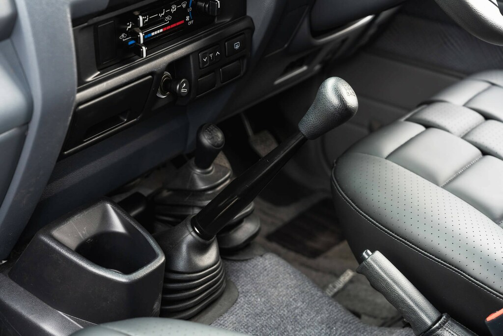 Toyota Land Cruiser D-4d V8 Black #21