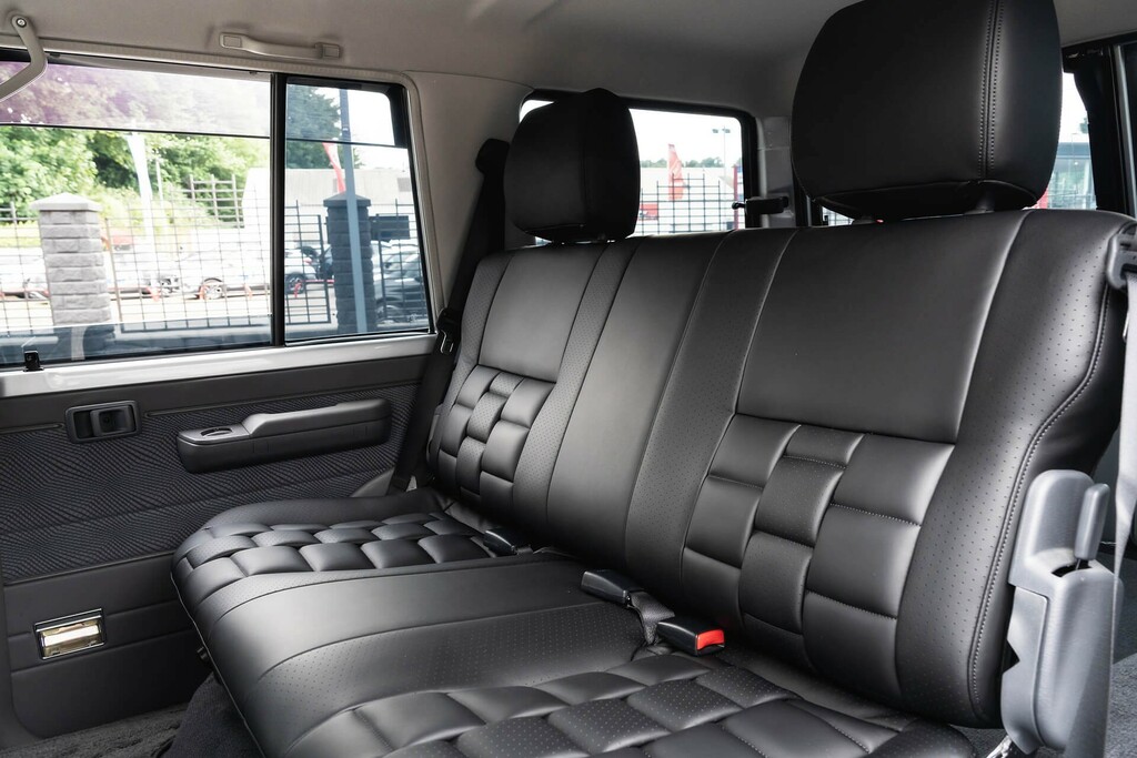 Toyota Land Cruiser D-4d V8 Black #12