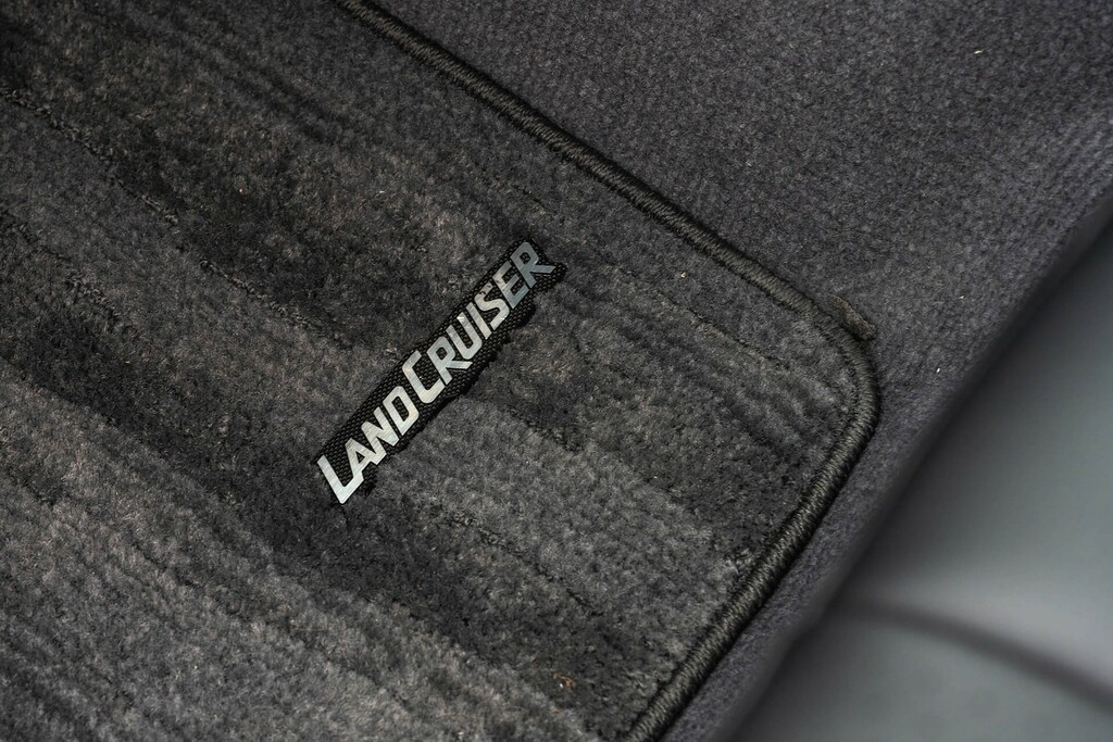 Toyota Land Cruiser D-4d V8 Black #16