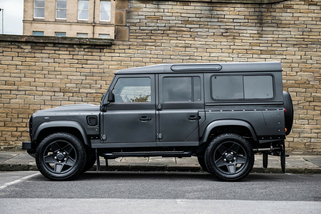 Land Rover Defender 110 2.2 Tdci Xs Station Wagon Double Cab Ma Black #5