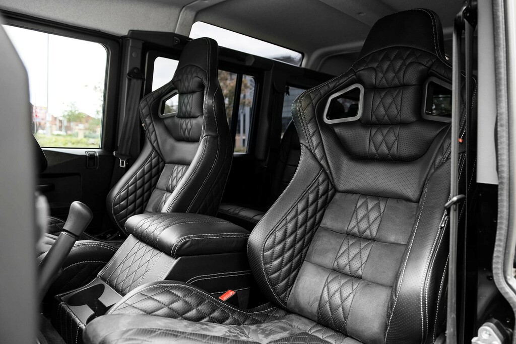 Land Rover Defender 110 2.2 Tdci Xs Station Wagon Double Cab Ma Black #2