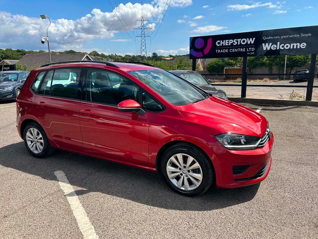 Volkswagen Golf SV Se Red