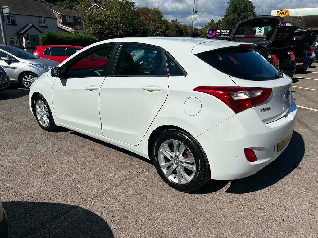 Hyundai I30 1.6 Crdi Style Euro 5 EJ63ZRP White #4