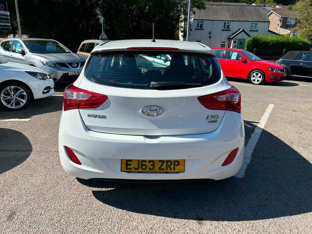 Hyundai I30 1.6 Crdi Style Euro 5 EJ63ZRP White #3