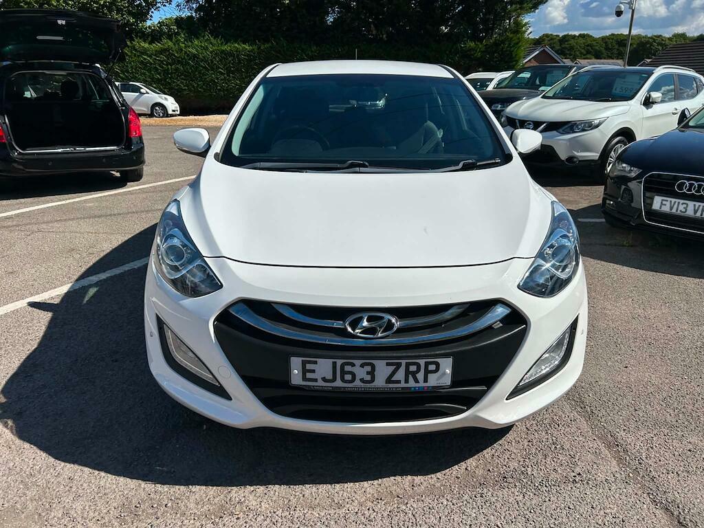 Hyundai I30 1.6 Crdi Style Euro 5 EJ63ZRP White #6