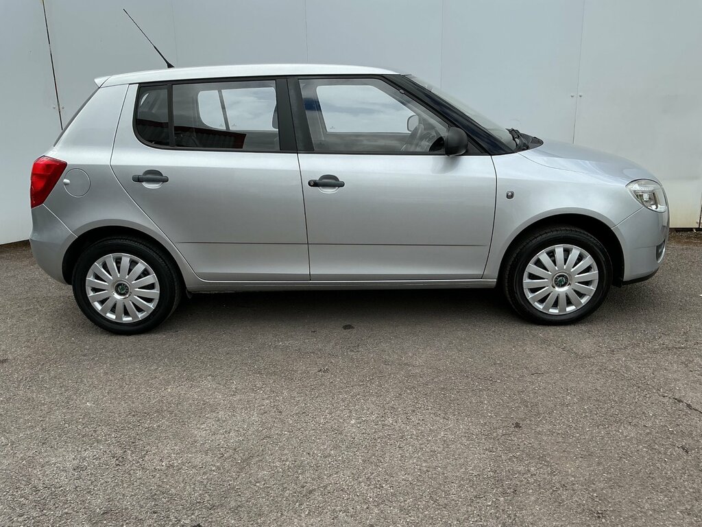 Skoda Fabia 1.4 Tdi Pure Drive Greenline Grey #8