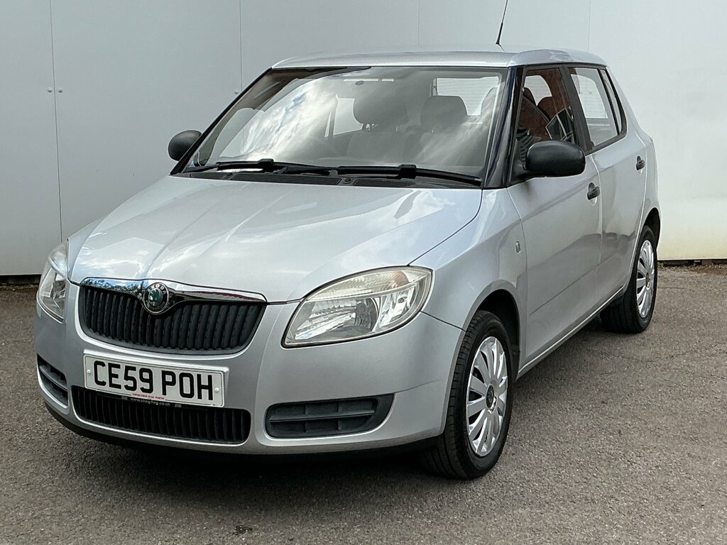 Skoda Fabia 1.2 Htp 6V 1 Hatchback 140 Gkm Silver #2