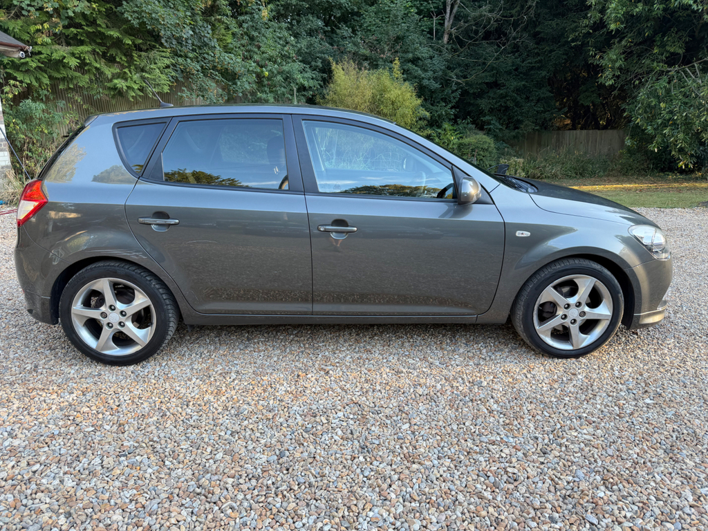 Kia Ceed 1.6 Crdi 3 Hatchback Euro 5 113 B #4