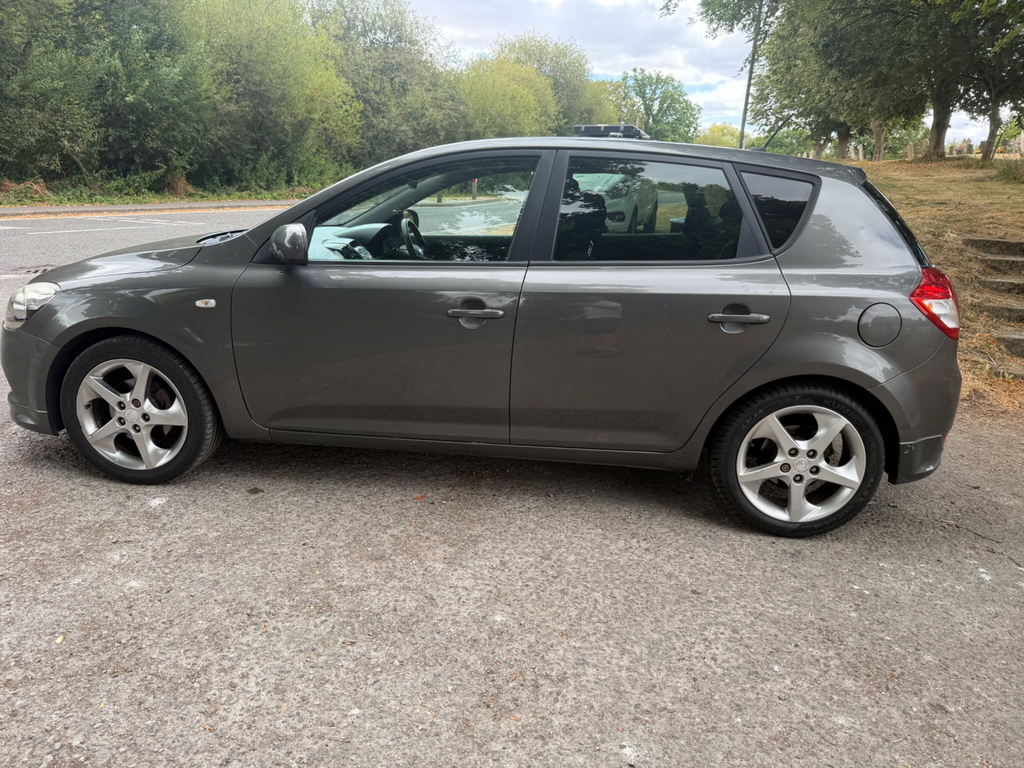 Kia Ceed 1.6 Crdi 3 Hatchback Euro 5 113 B #2