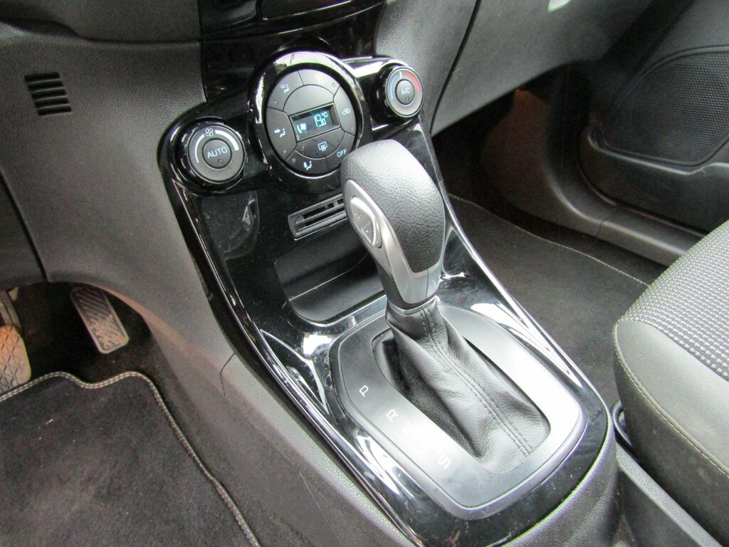 Ford Fiesta Ford Fiesta 1.0T Ecoboost Zetec S Euro 6 Ss Red #9