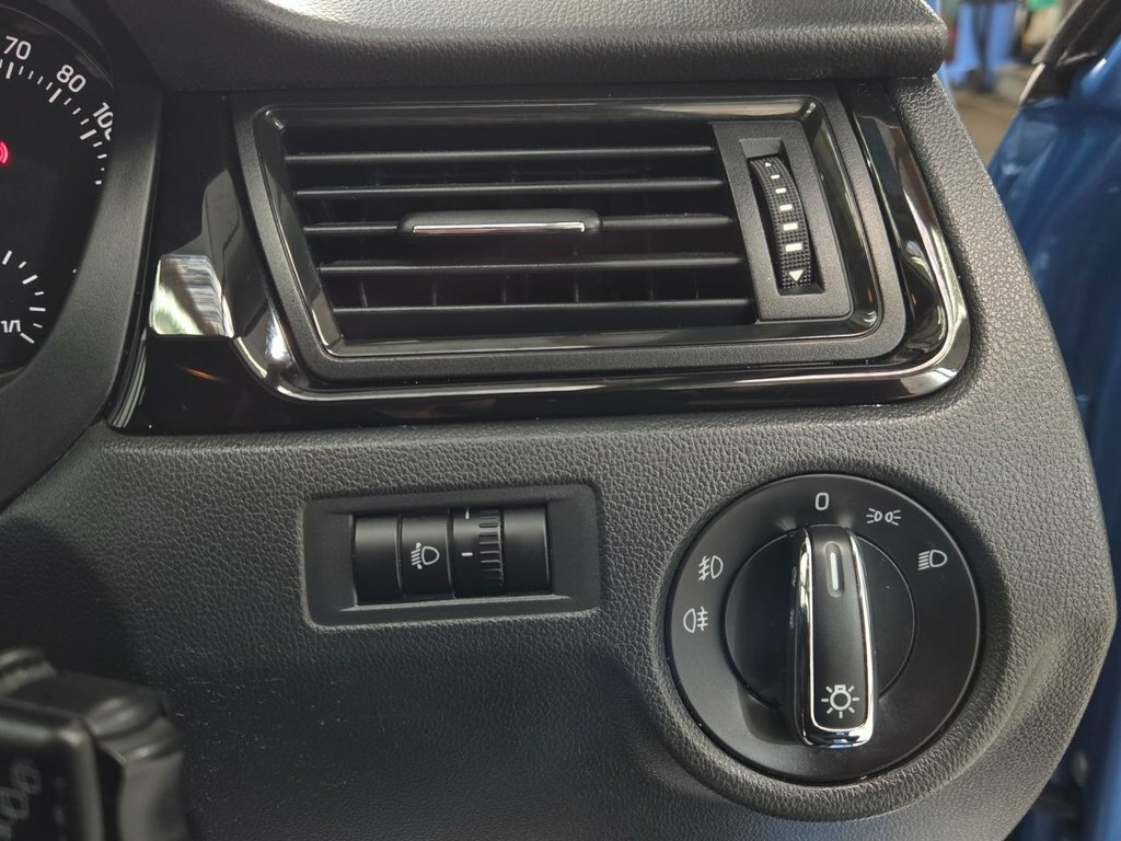 Skoda Rapid Hatchback 1.2 Tsi Sport Euro 5 201414 Blue #35