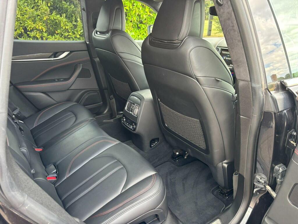 Maserati Levante Gransport S #8