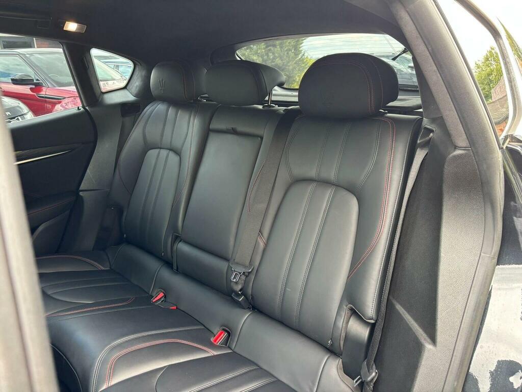 Maserati Levante Gransport S #10