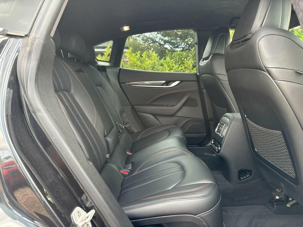 Maserati Levante Gransport S #18
