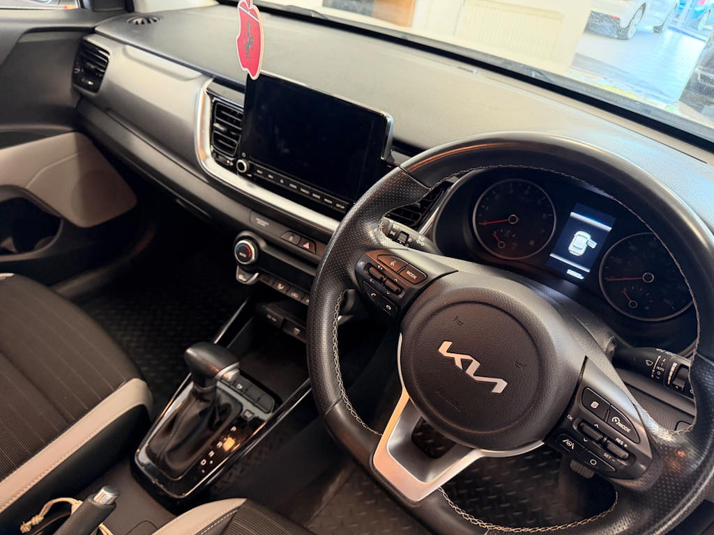Kia Stonic 1.0 L Connect #6