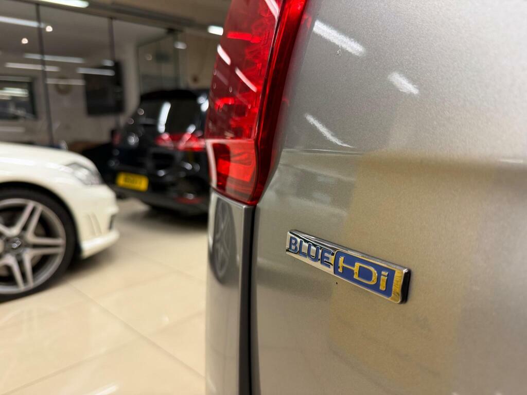 Peugeot 5008  White #8