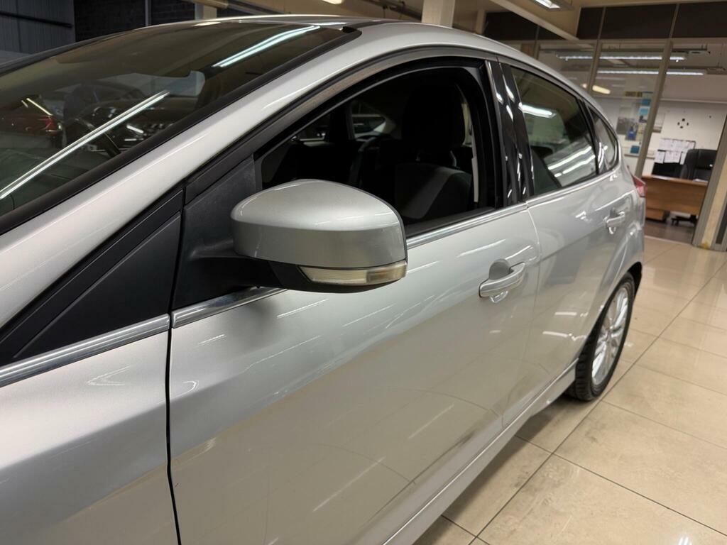 Ford Focus Estate 1.5T Ecoboost Titanium Euro 6 Ss 20 Brown #14