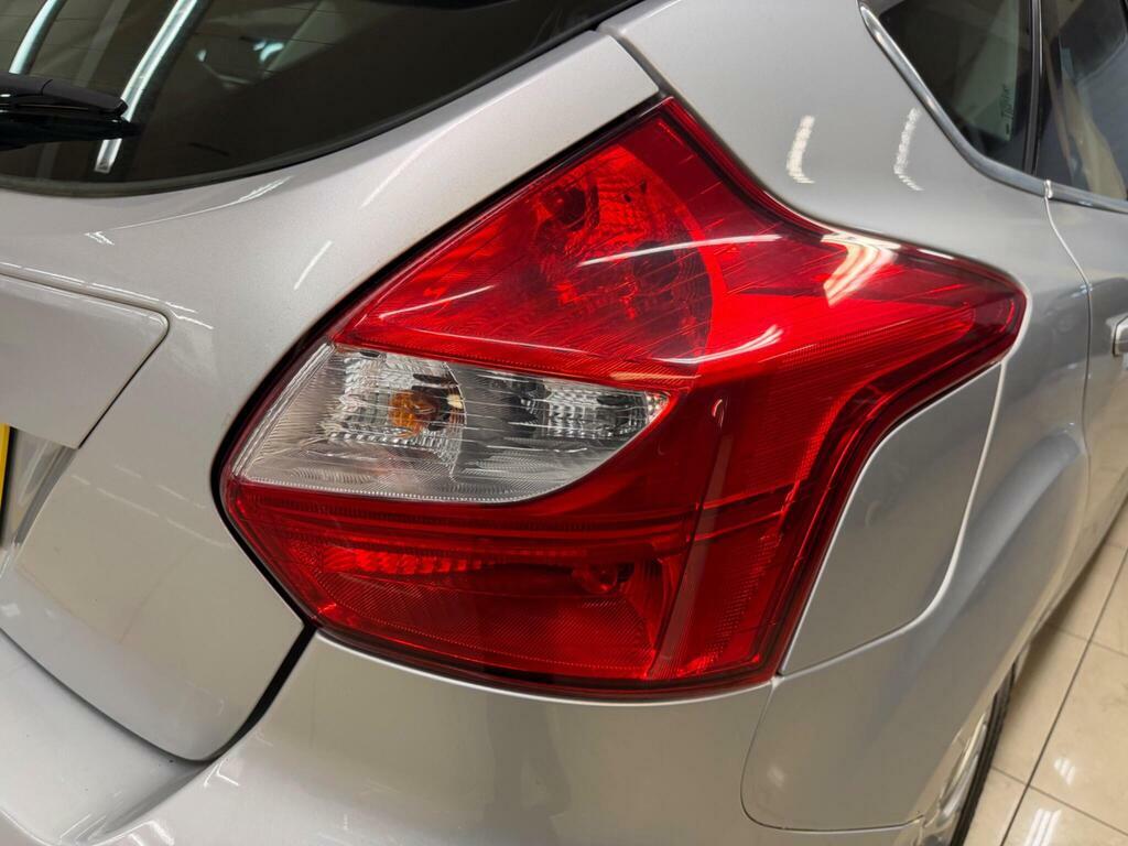 Ford Focus Estate 1.5T Ecoboost Titanium Euro 6 Ss 20 Brown #12