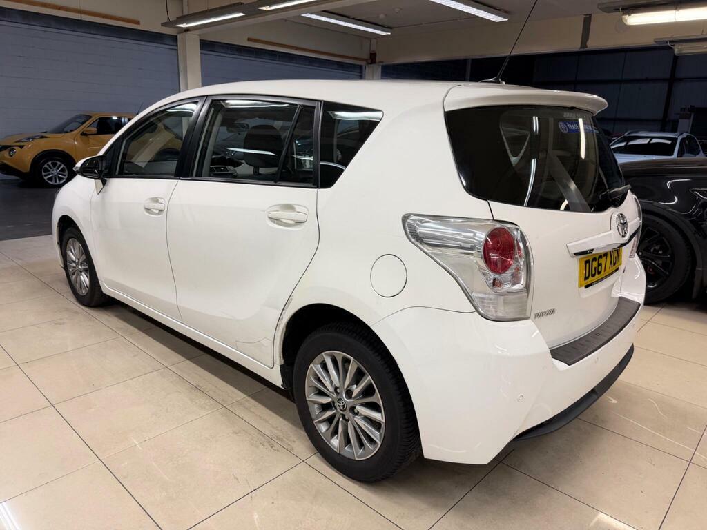 Toyota Verso 1.8 V-matic Icon Multidrive S Euro 6 White #4